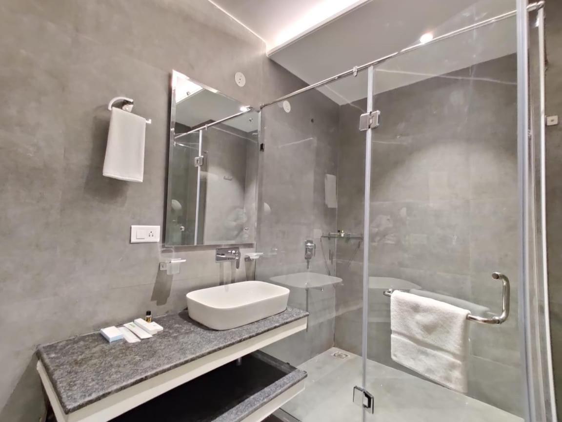 Hotel Parth Una  Ngoại thất bức ảnh
