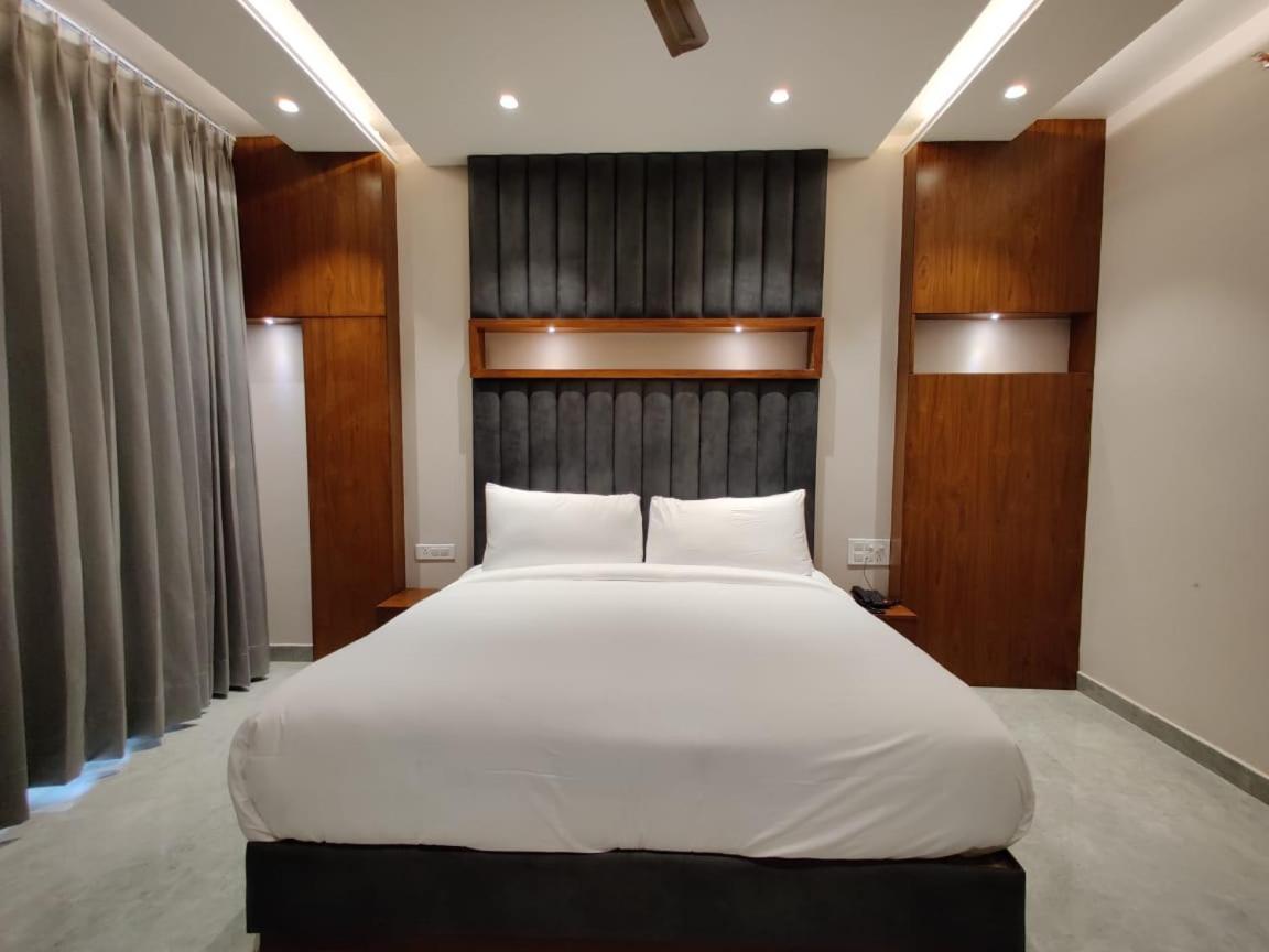 Hotel Parth Una  Ngoại thất bức ảnh